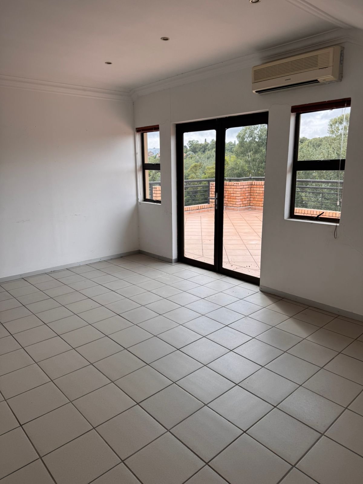 90m² Loft Office Space to Let at Hammets Crossing Office Park - Modern Commercial Unit with Balconies image 11