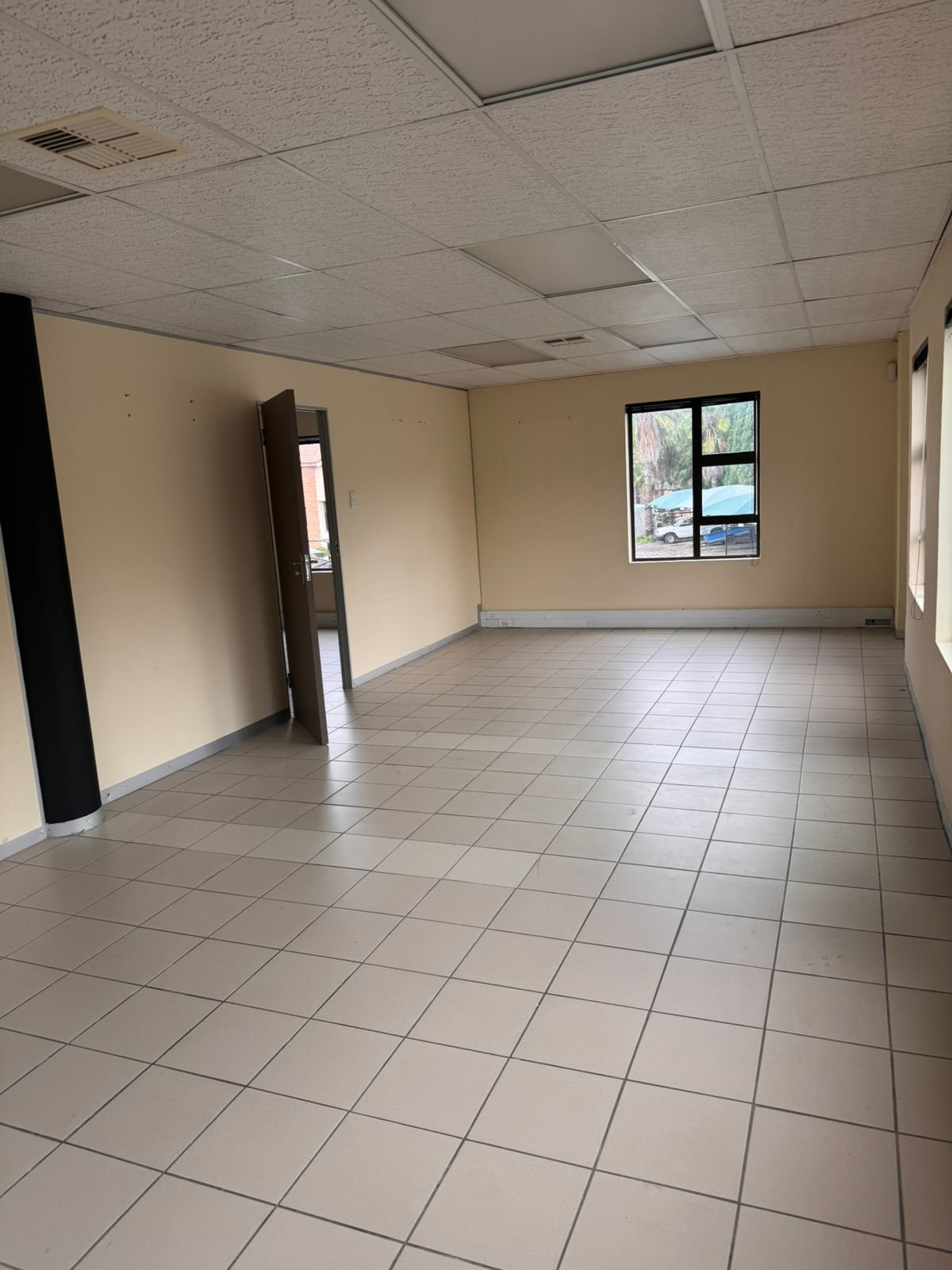 145m² Office Space to Let at Hammets Crossing Office Park - Prime Commercial Offices image 5