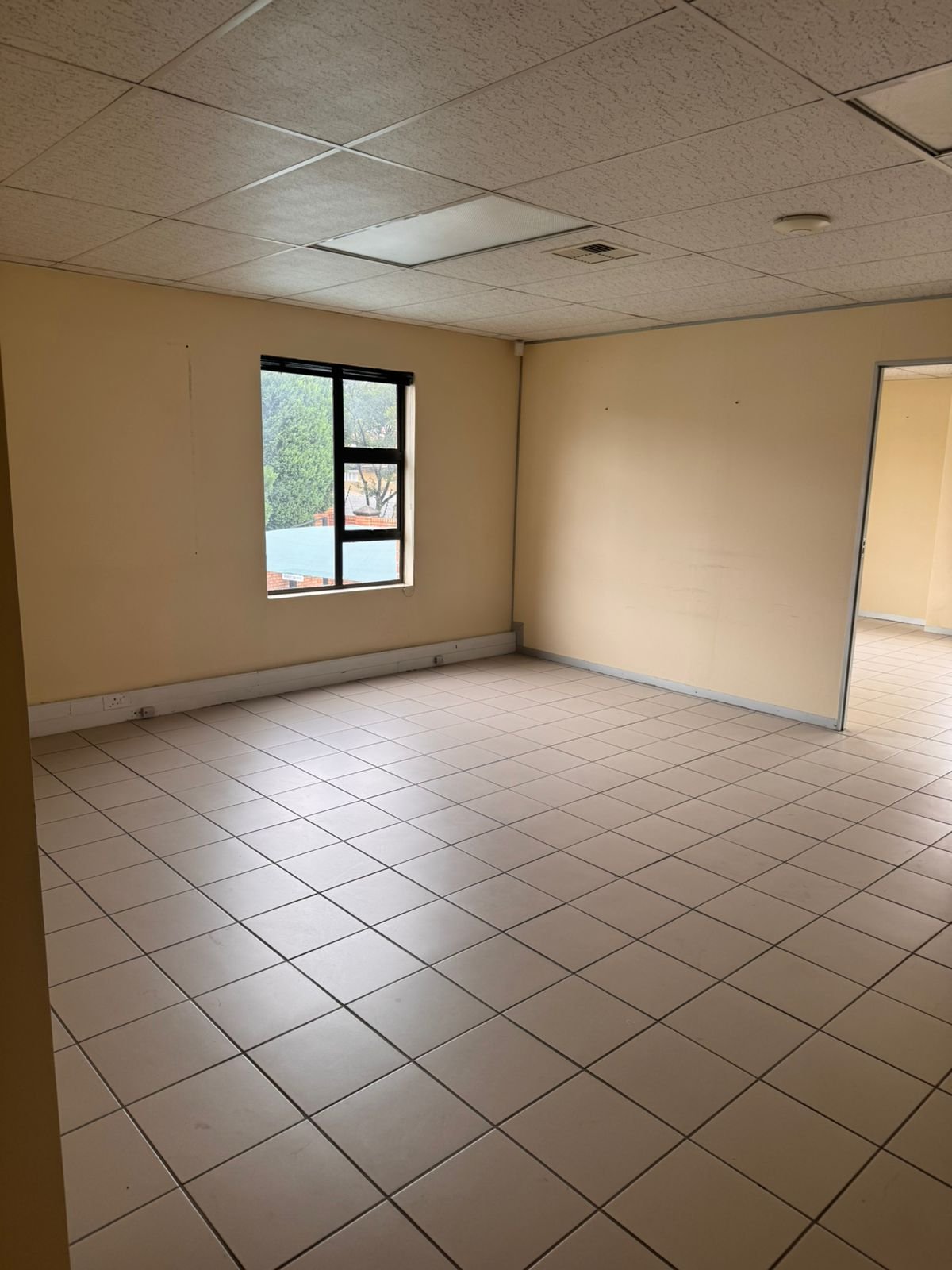 145m² Office Space to Let at Hammets Crossing Office Park - Prime Commercial Offices image 7