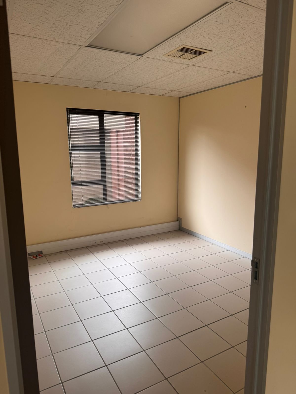 145m² Office Space to Let at Hammets Crossing Office Park - Prime Commercial Offices image 9