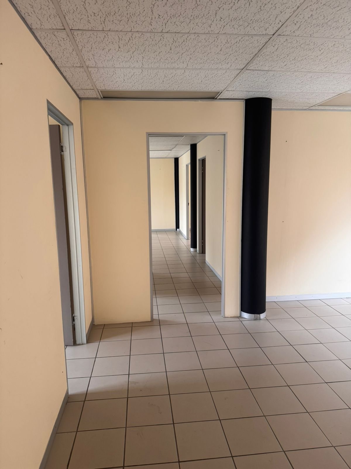 145m² Office Space to Let at Hammets Crossing Office Park - Prime Commercial Offices image 16