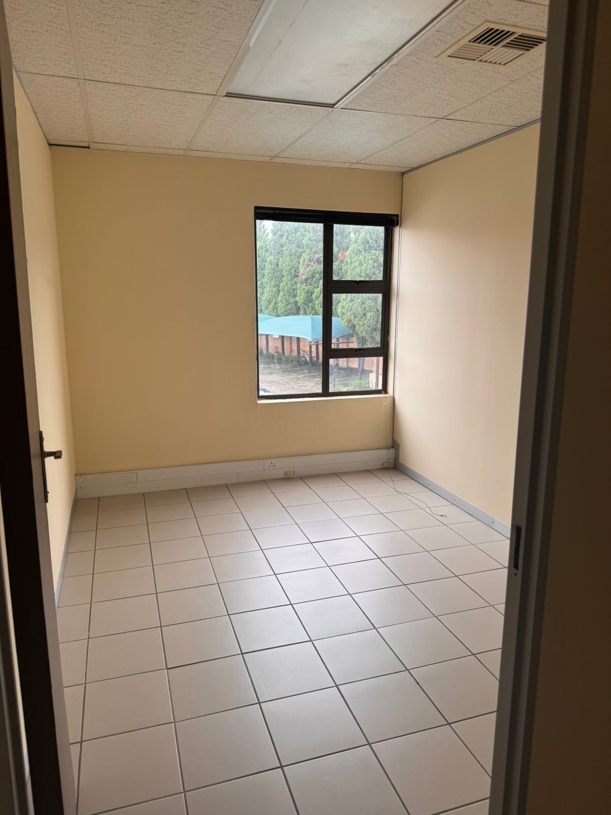 145m² Office Space to Let at Hammets Crossing Office Park - Prime Commercial Offices image 17