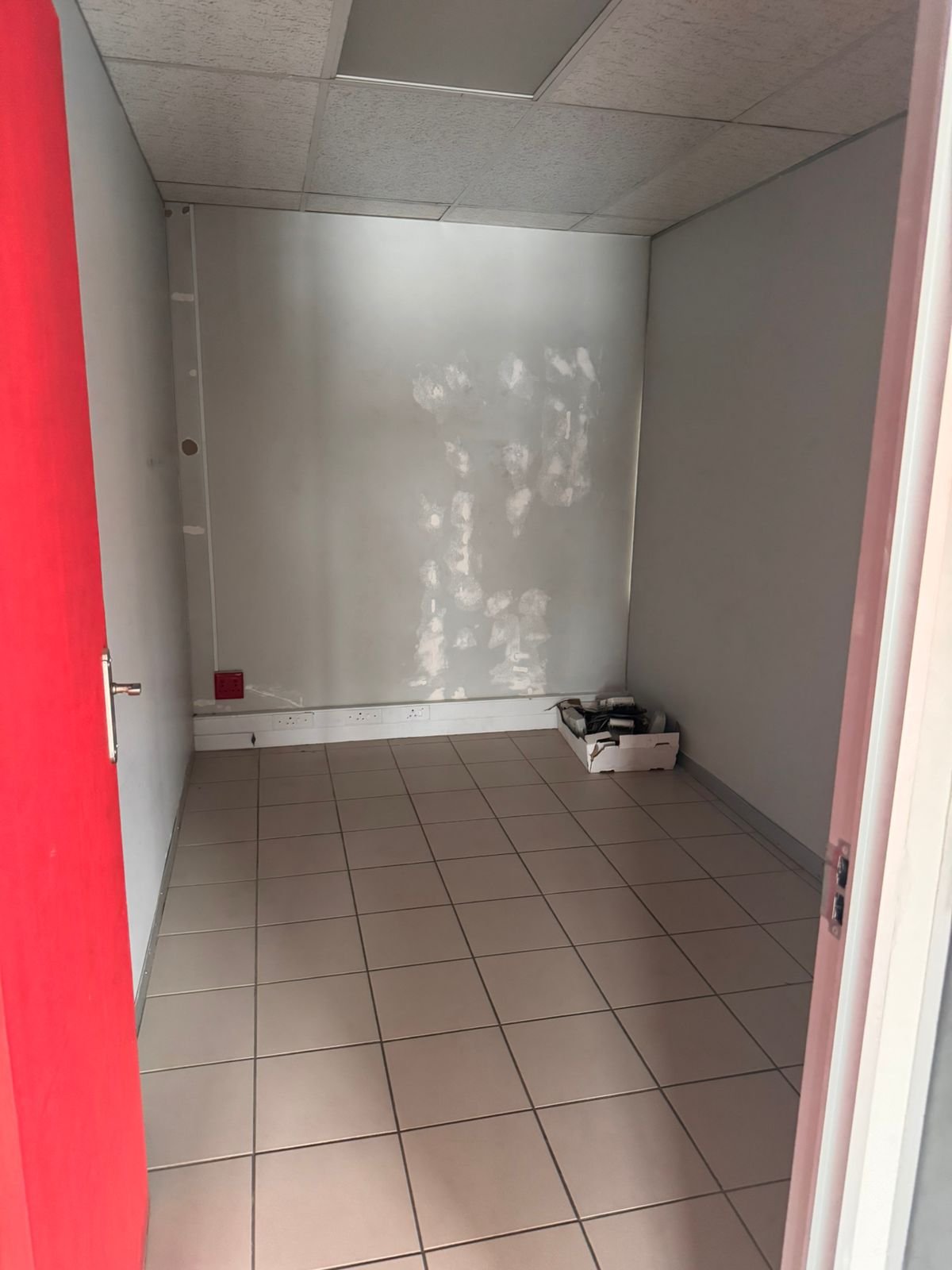 140m² Office Space to Rent in Fourways - Hammets Crossing Office Park - 5 Private Offices image 8