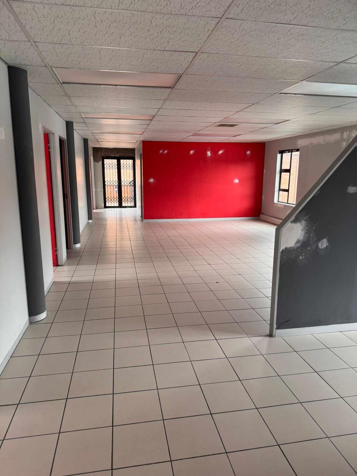 140m² Office Space to Rent in Fourways - Hammets Crossing Office Park - 5 Private Offices image 10