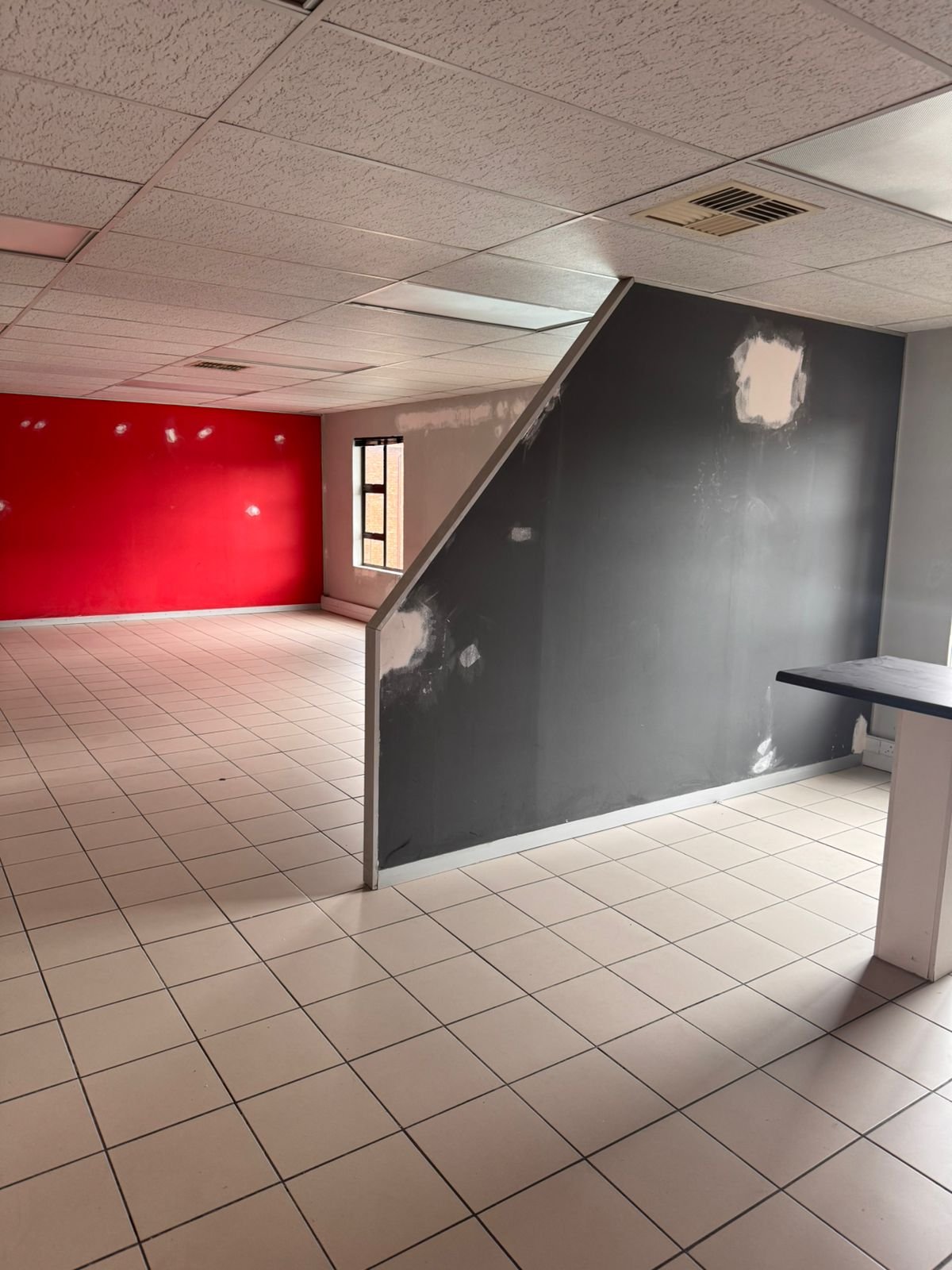 140m² Office Space to Rent in Fourways - Hammets Crossing Office Park - 5 Private Offices image 11