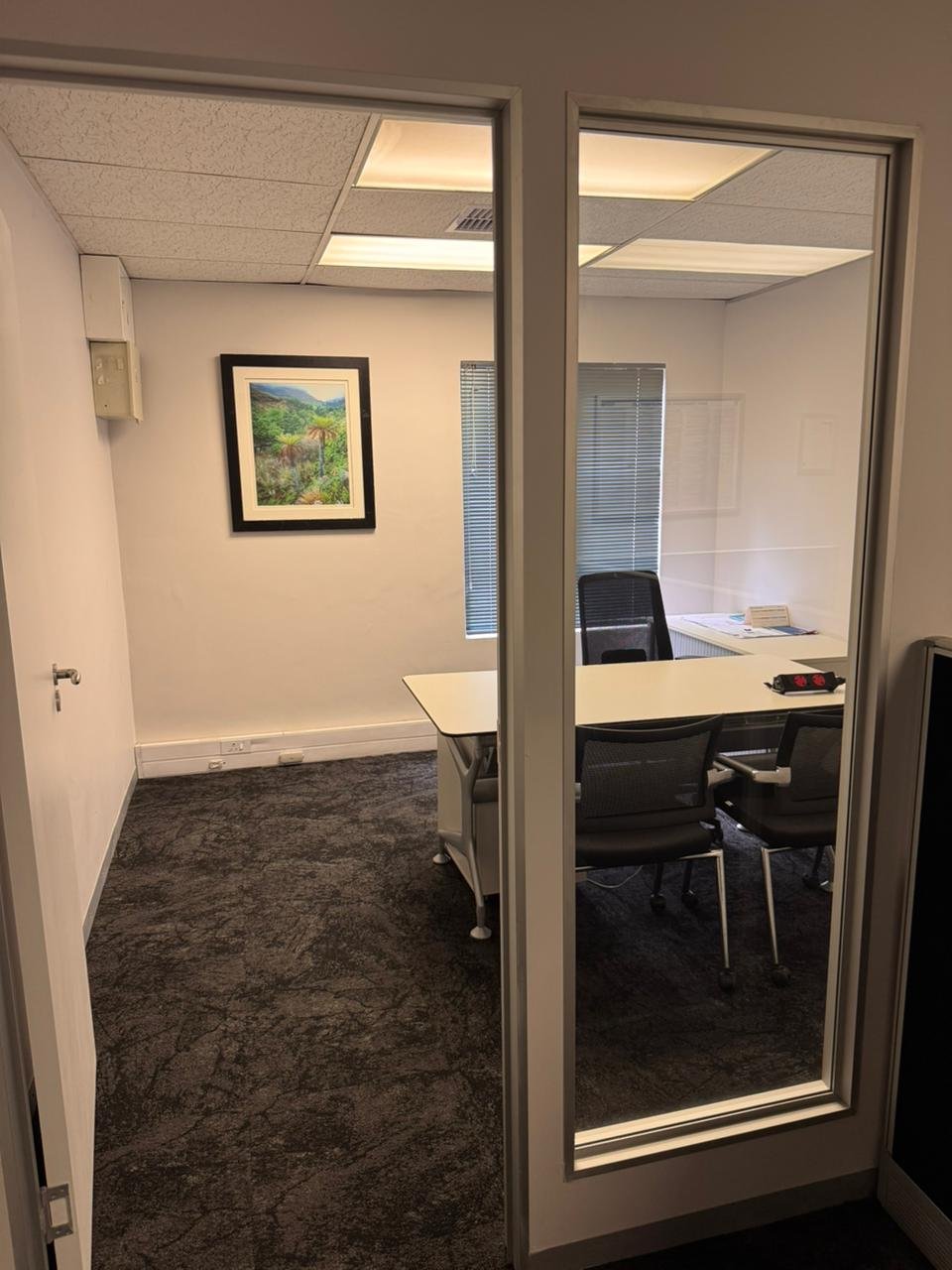 207m² Office Space to Let in Hammets Crossing Office Park, Fourways image 3