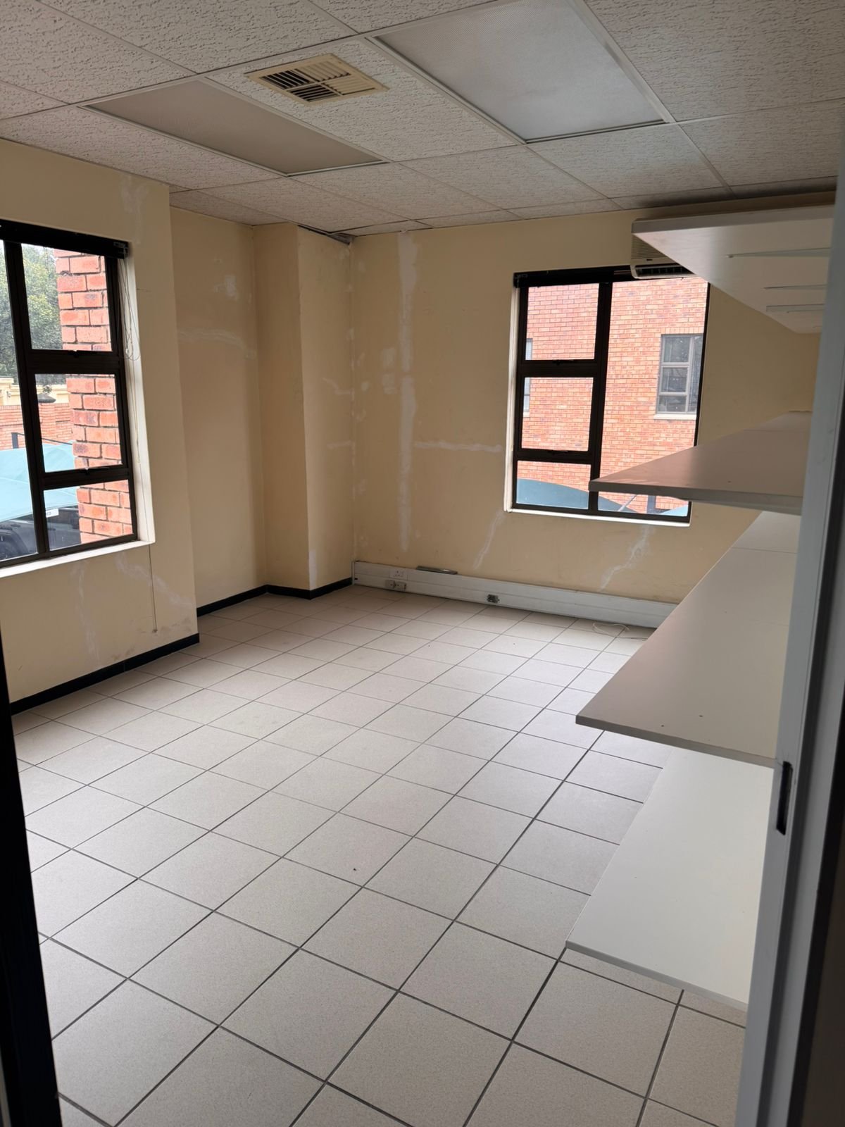 Office Space to Rent in Fourways - Hammets Crossing Office Park - Reception, 5 Offices & Boardroom