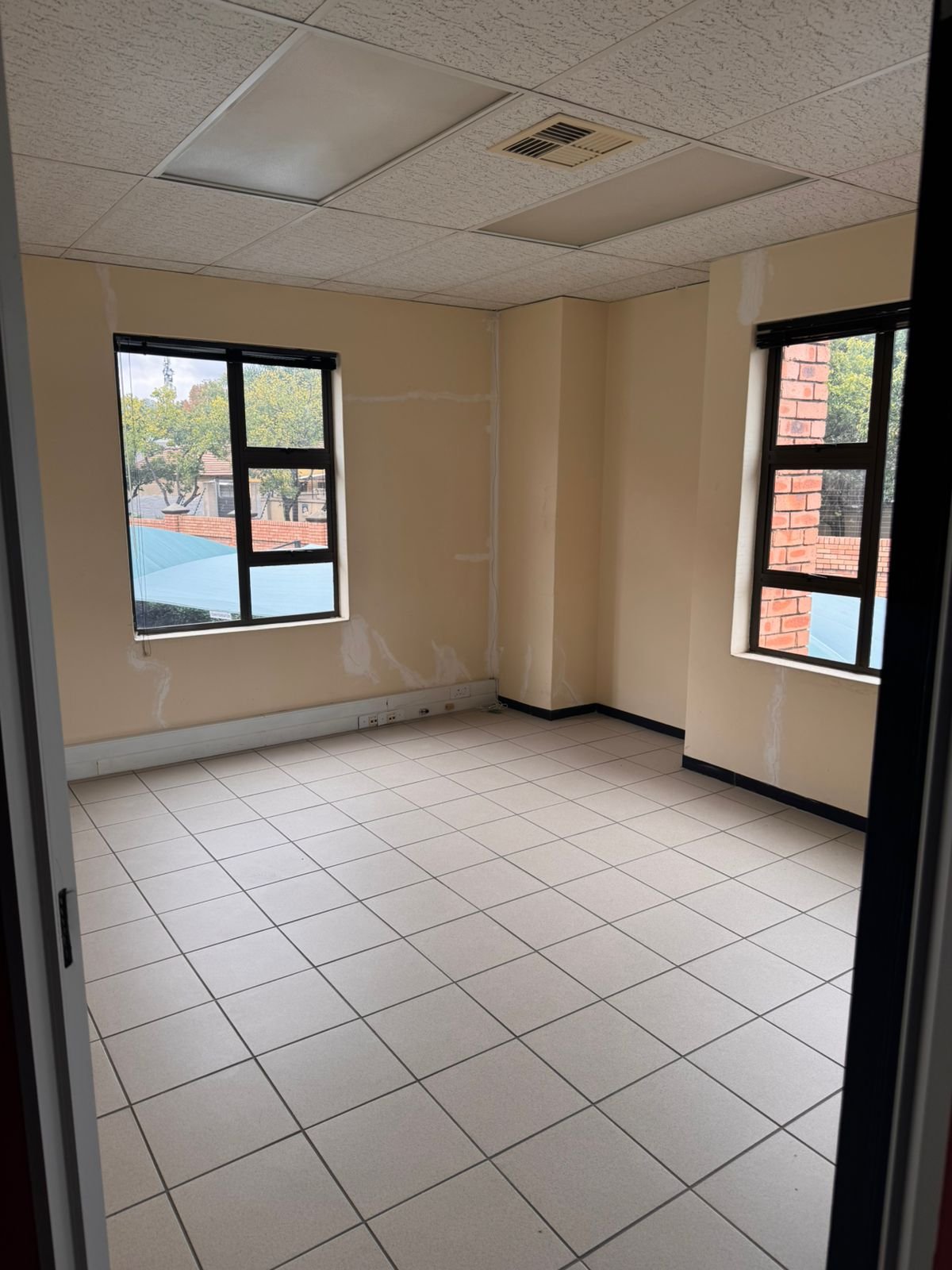 Office Space to Rent in Fourways - Hammets Crossing Office Park - Reception, 5 Offices & Boardroom