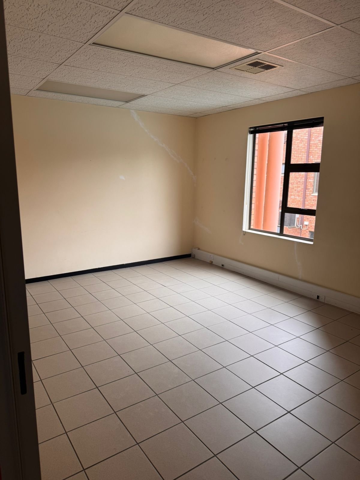 Office Space to Rent in Fourways - Hammets Crossing Office Park - Reception, 5 Offices & Boardroom