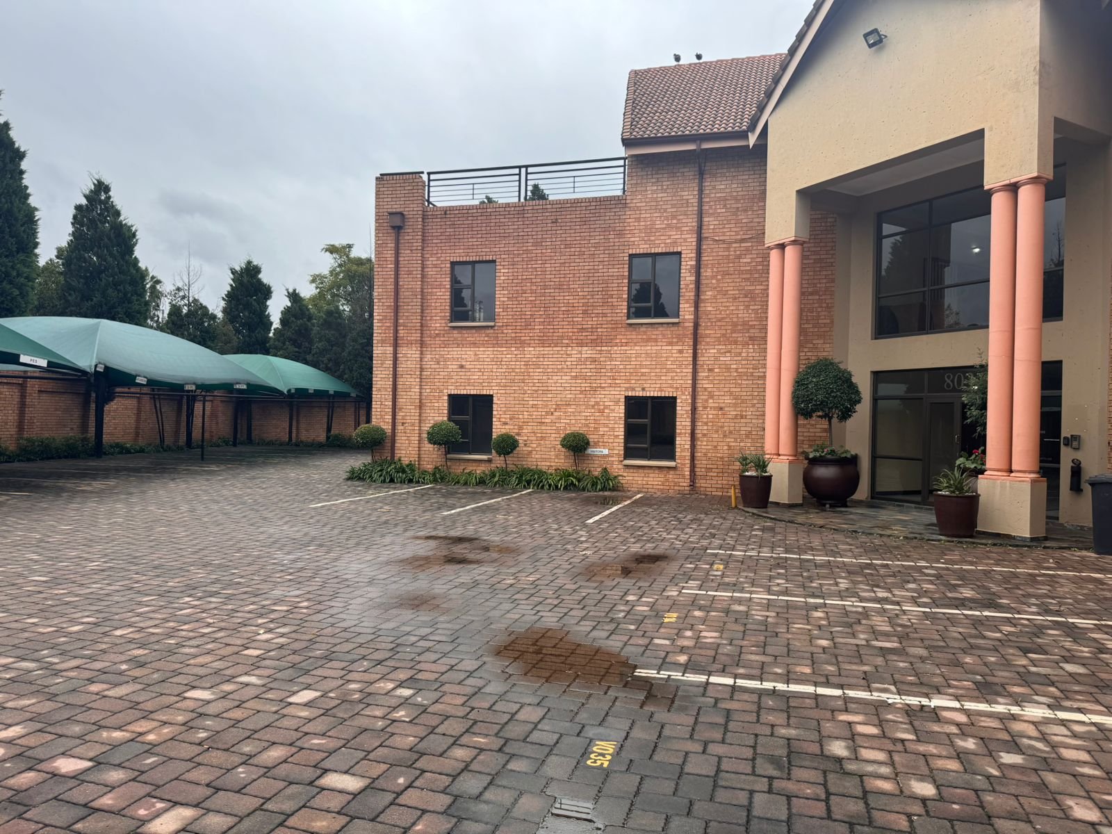 Office Space to Let in Fourways - 172m² Ground Floor Offices at Hammets Crossing Office Park