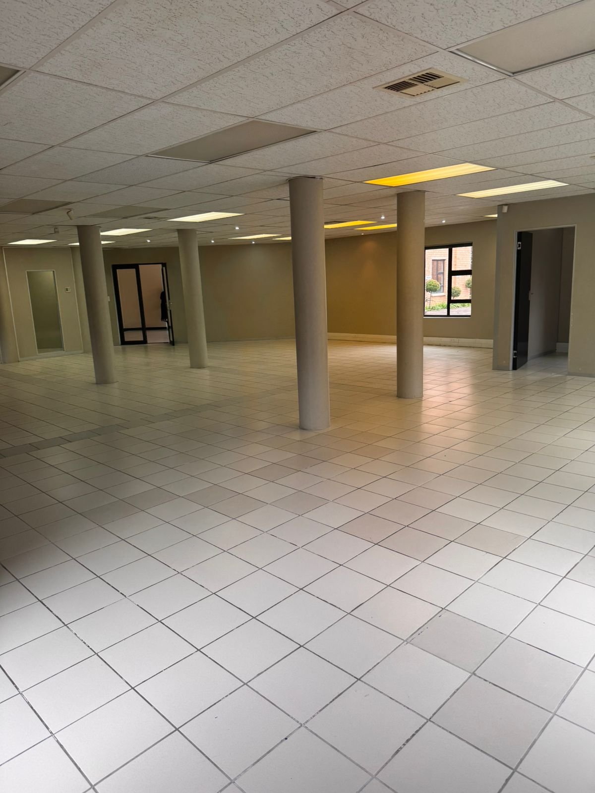Office Space to Let in Fourways - 172m² Ground Floor Offices at Hammets Crossing Office Park