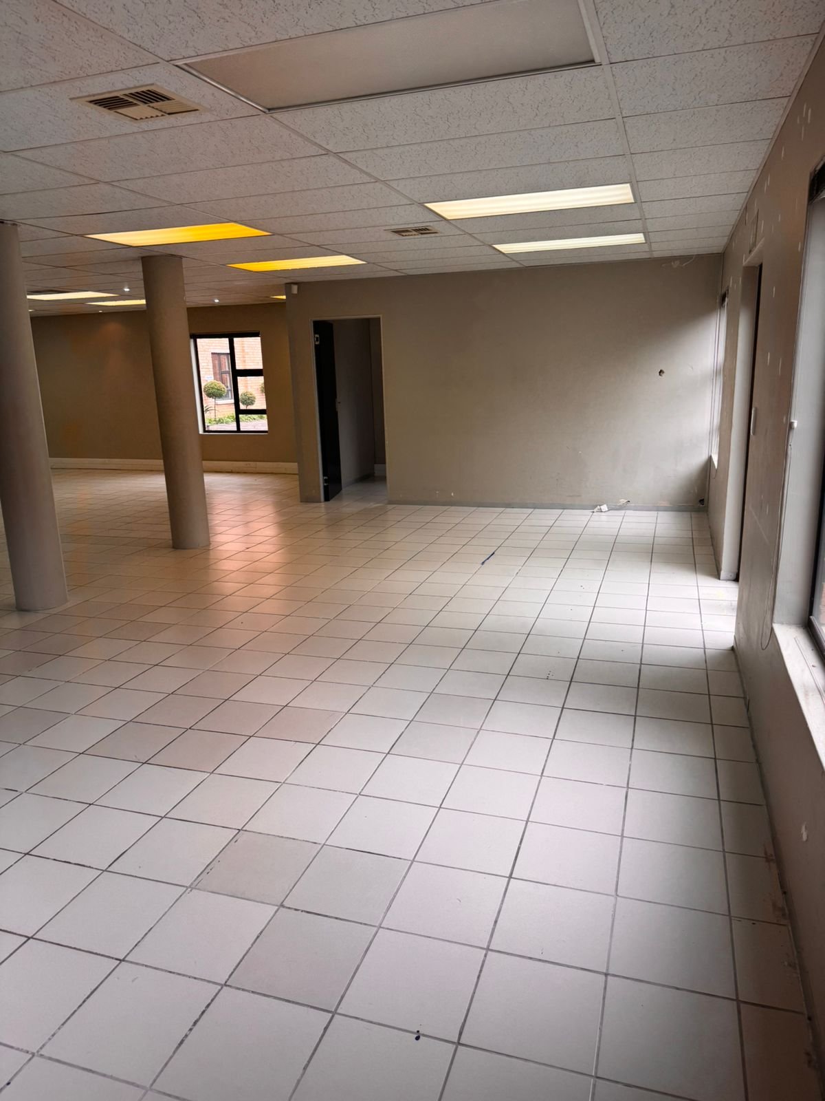 Office Space to Let in Fourways - 172m² Ground Floor Offices at Hammets Crossing Office Park