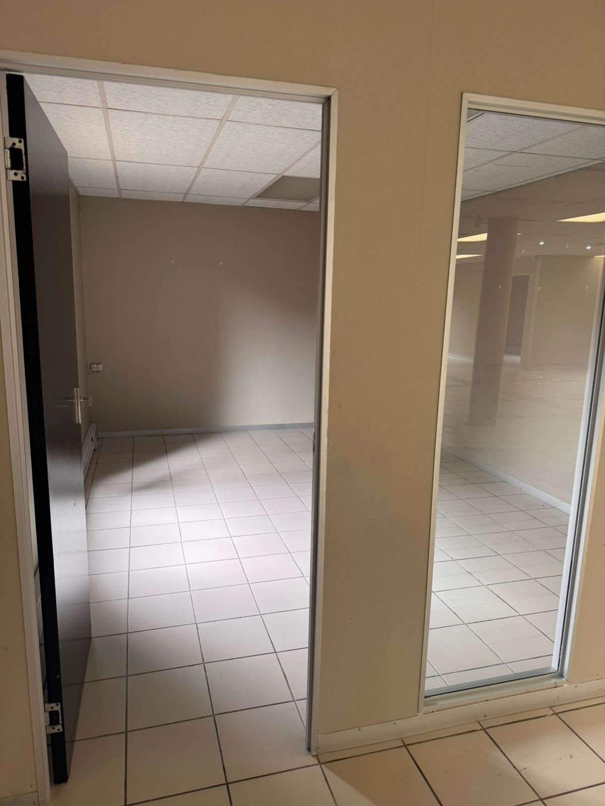 Office Space to Let in Fourways - 172m² Ground Floor Offices at Hammets Crossing Office Park image 13