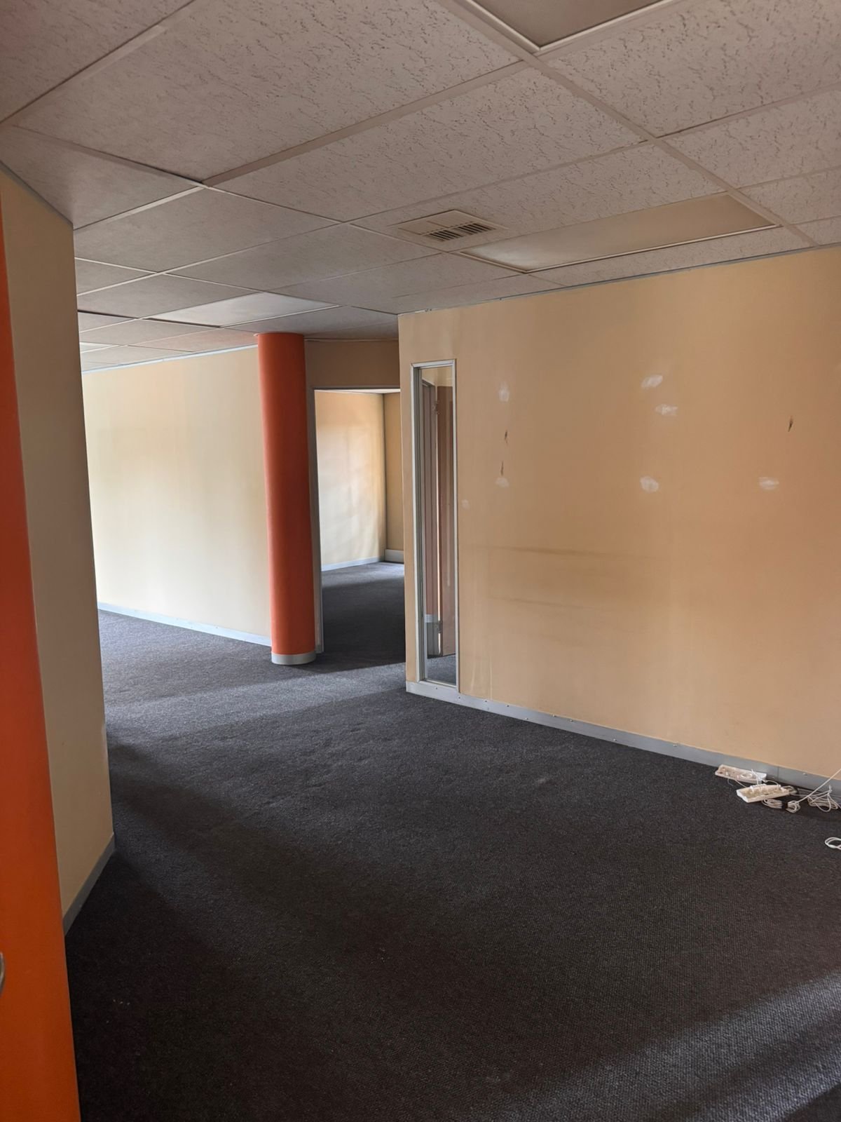 172m² First-Floor Office Space to Let in Fourways - Hammets Crossing Office Park