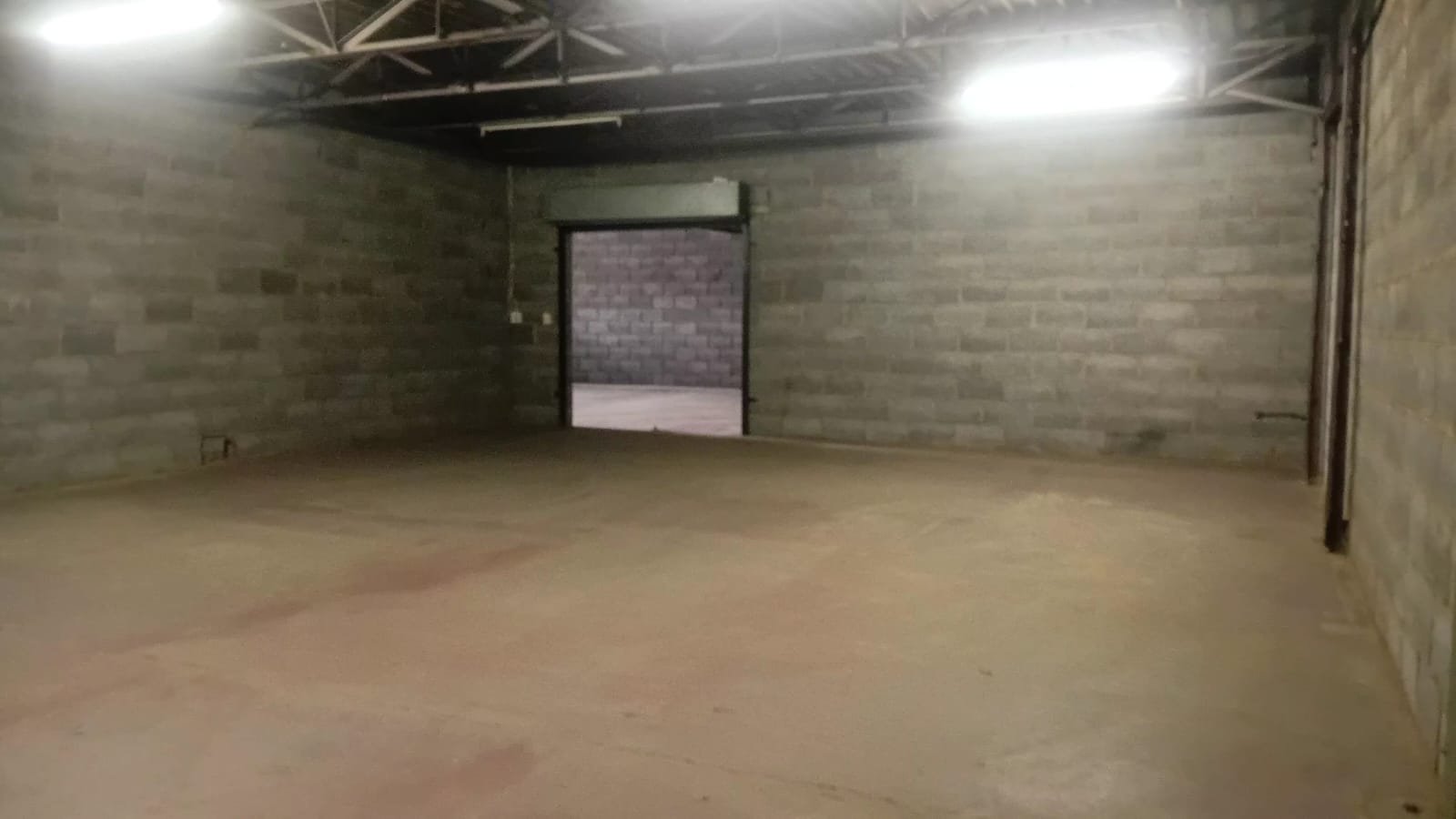 g24 – 140m² Secure Storage Space to Let