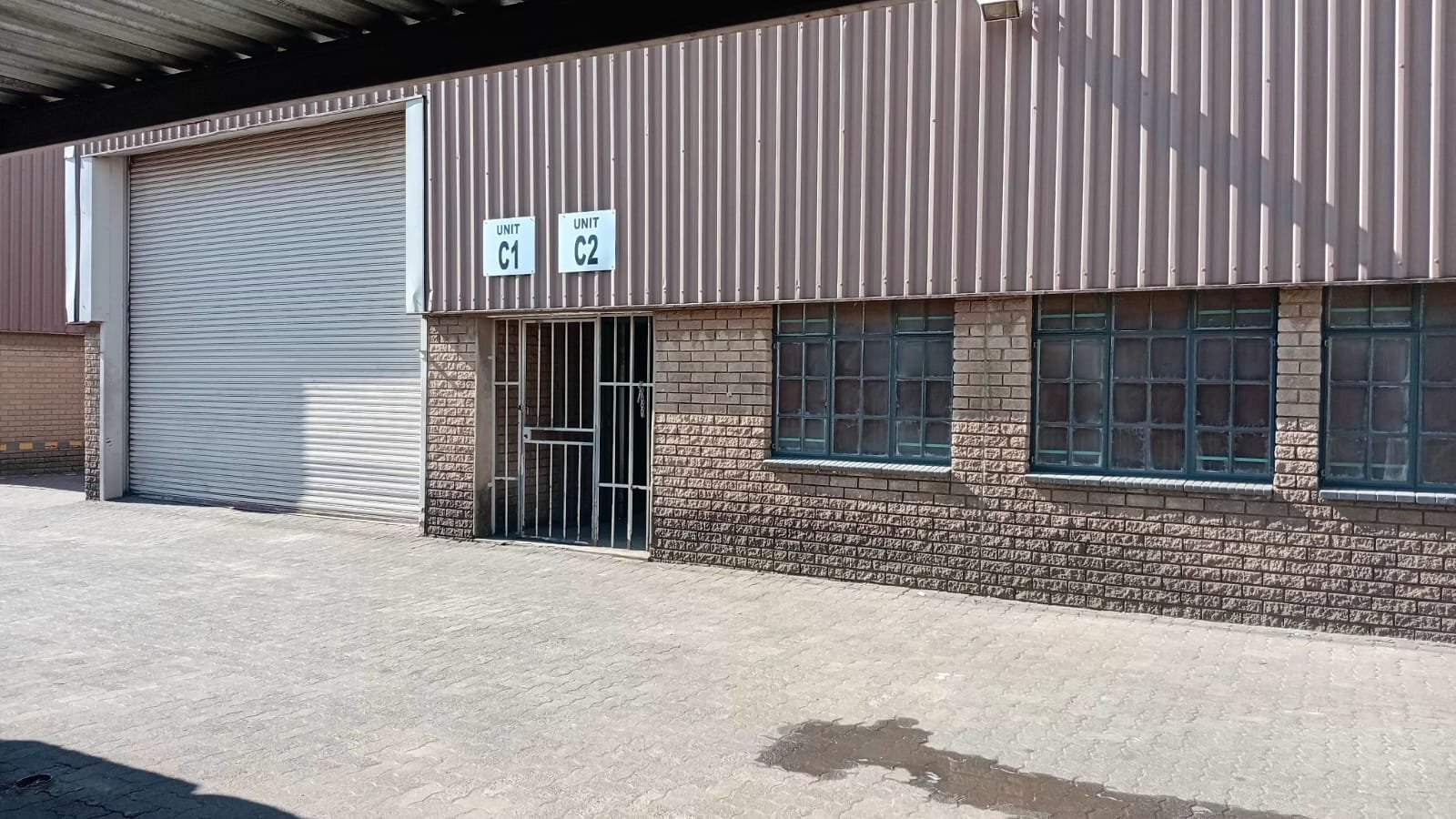 hc1 – hc2 – 639m² Factory Engineering Distribution Space to Let
