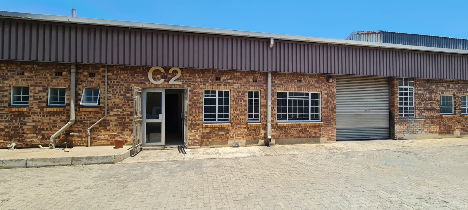 BC2 – 305m² Warehouse, Workshop, Factory Space to Let image 7