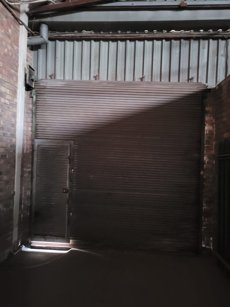 BA4 – 393m² - Distribution/Engineering Space to Let image 6