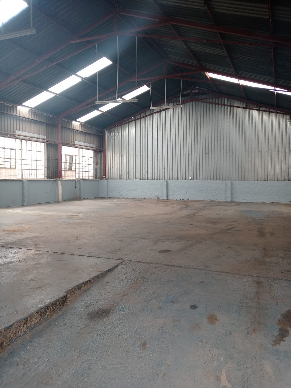 AC2 – 330m² Warehouse, Manufacturing Space