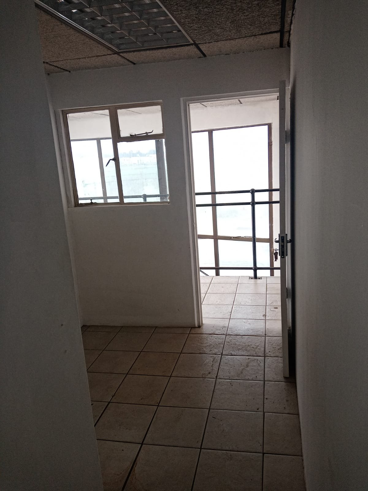 AA15 – 20m² Boutique Office, Beauty Salon, Medical Space to Let