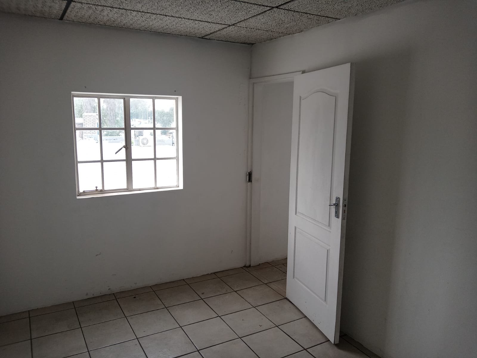 AA15 – 20m² Boutique Office, Beauty Salon, Medical Space to Let