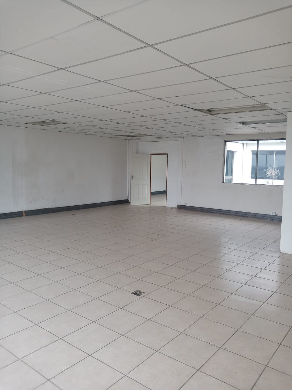 AA13-2 – 260m² Head Office, Call Center, Gym Space to Let image 6