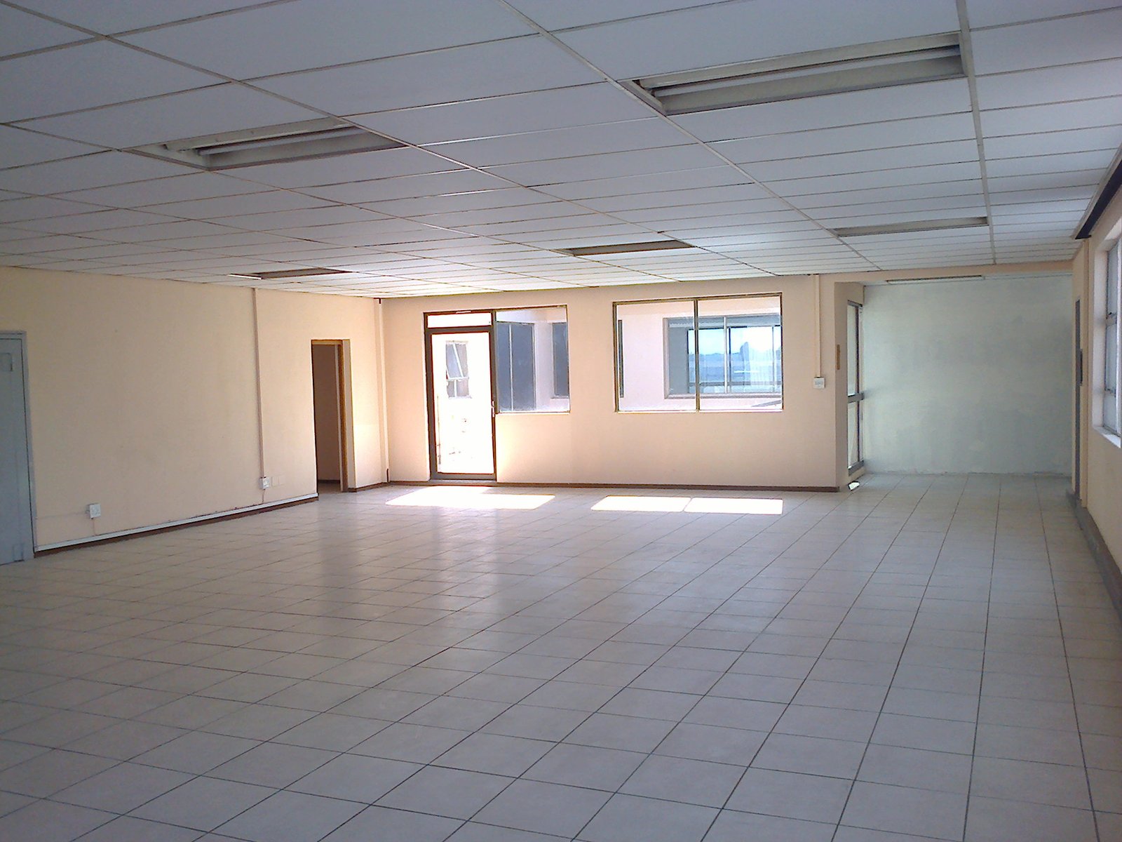 AA10 – 235m² Premium Head Office, Call Center Space to Let