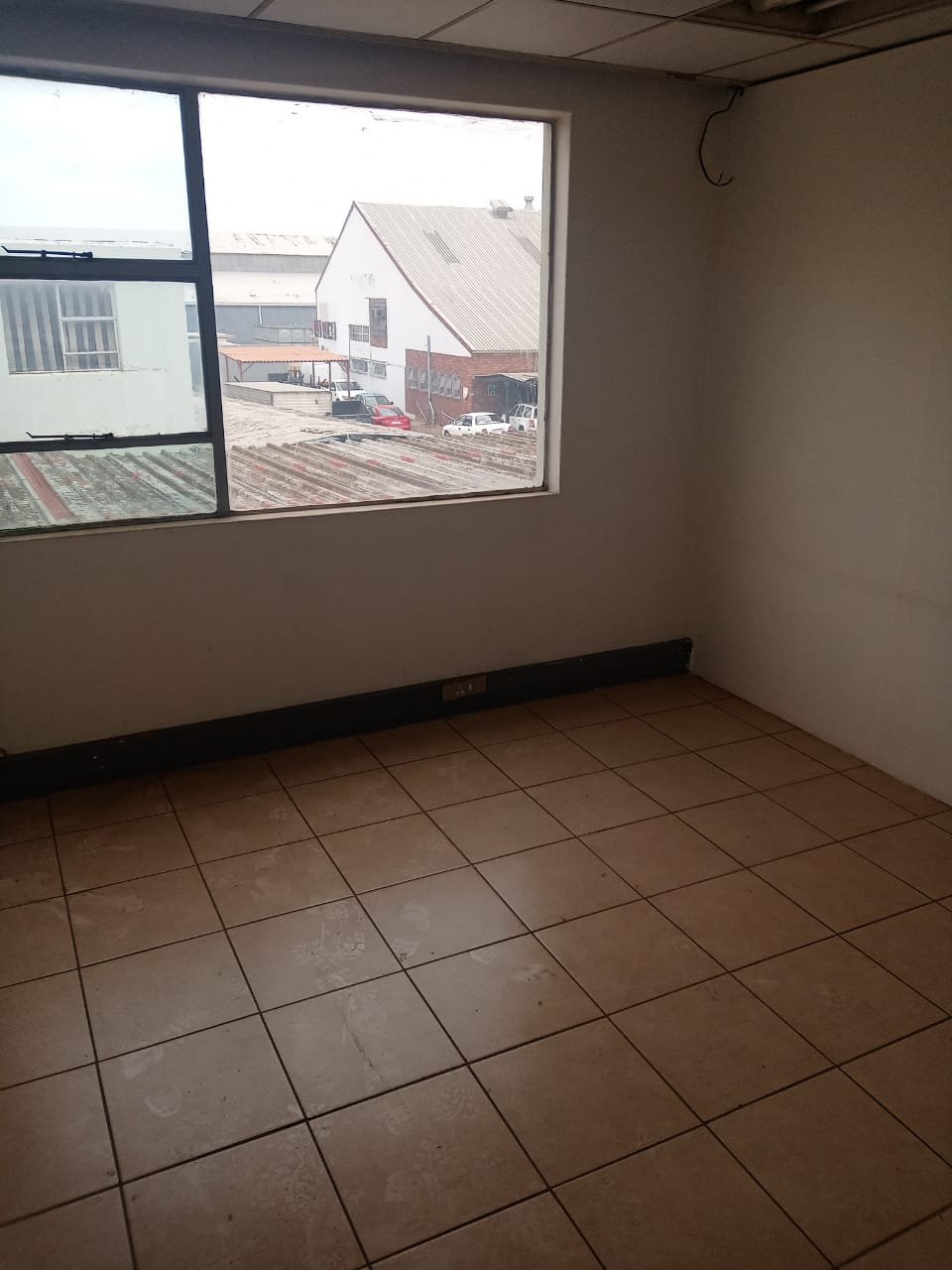 AA10 – 235m² Premium Head Office, Call Center Space to Let image 6
