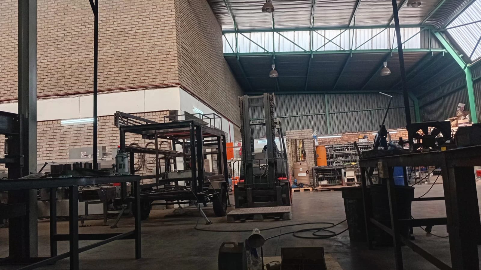 HC3 – HC4 – 630m² Factory Distribution Warehouse Space to Let