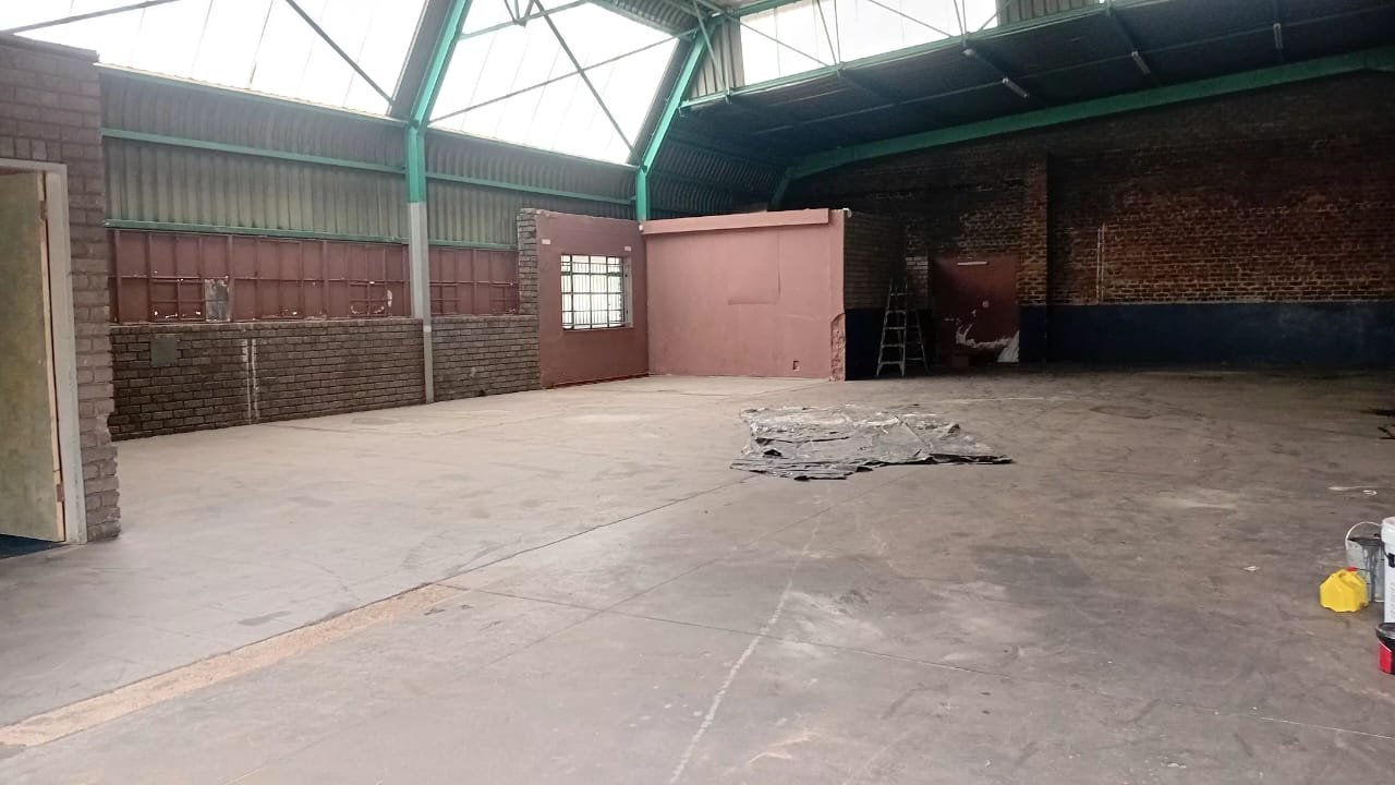 HB4 – 258m² Factory, Warehouse, Distribution Space to Let image 7