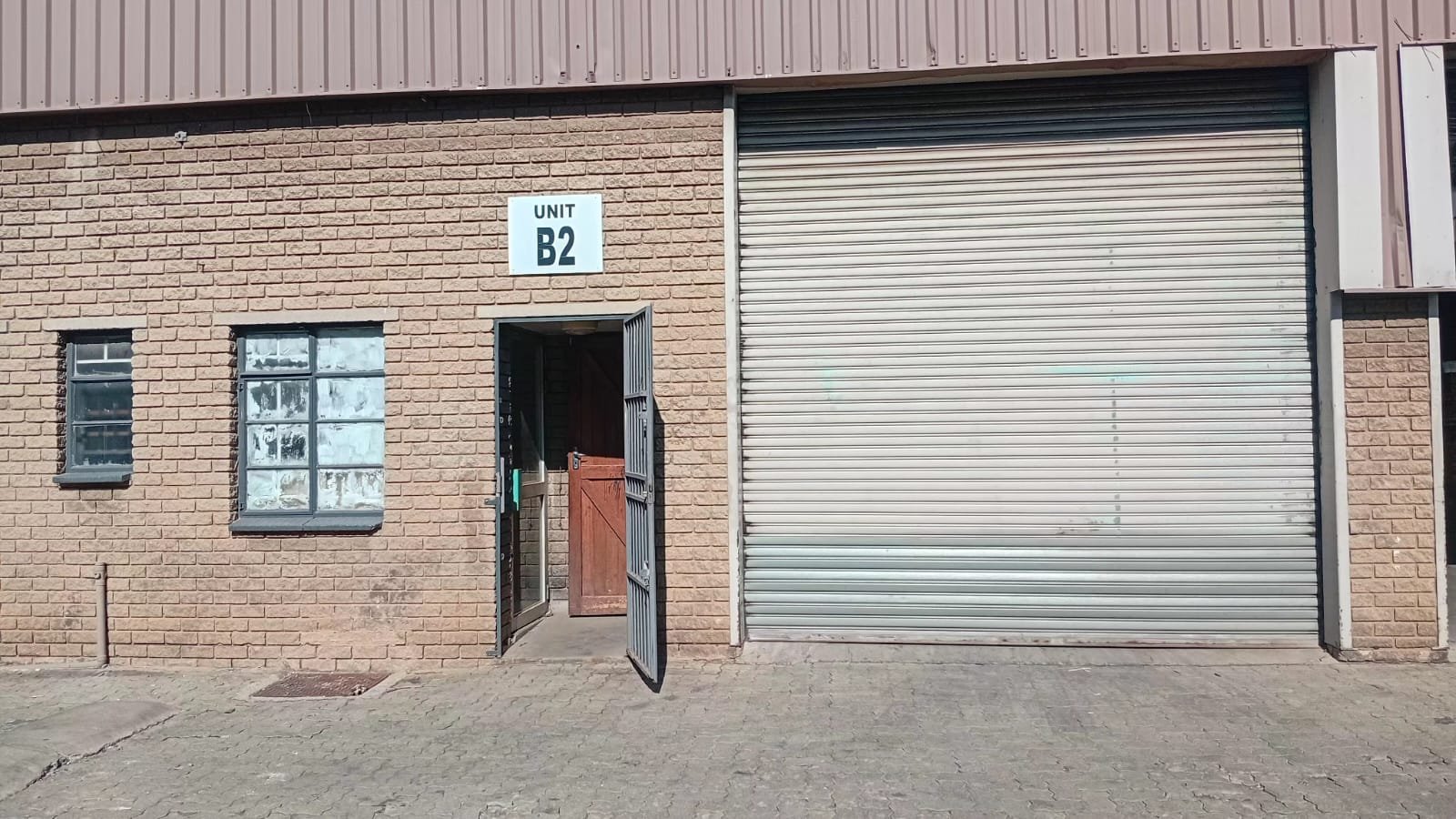 HB2 – 262m² Factory Engineering Space to Let