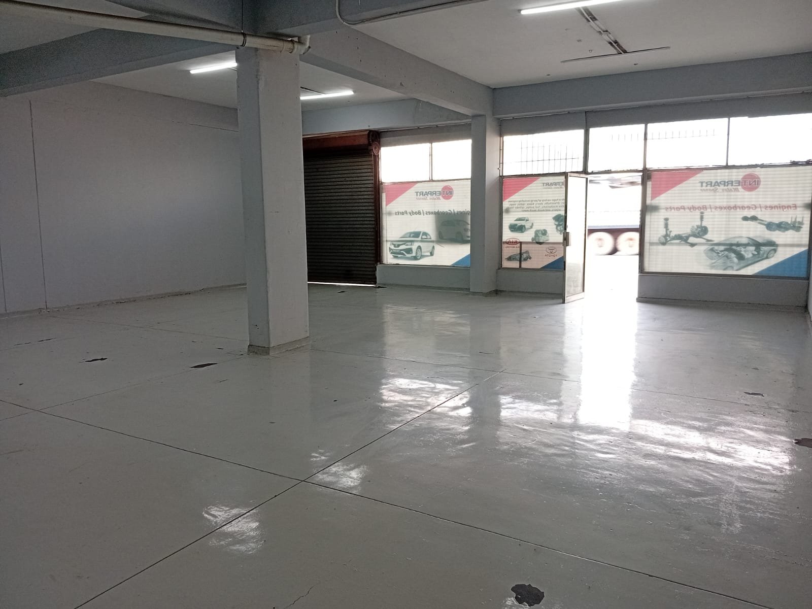 Shop 1 – 115m² Prime Road-Facing Unit to Let