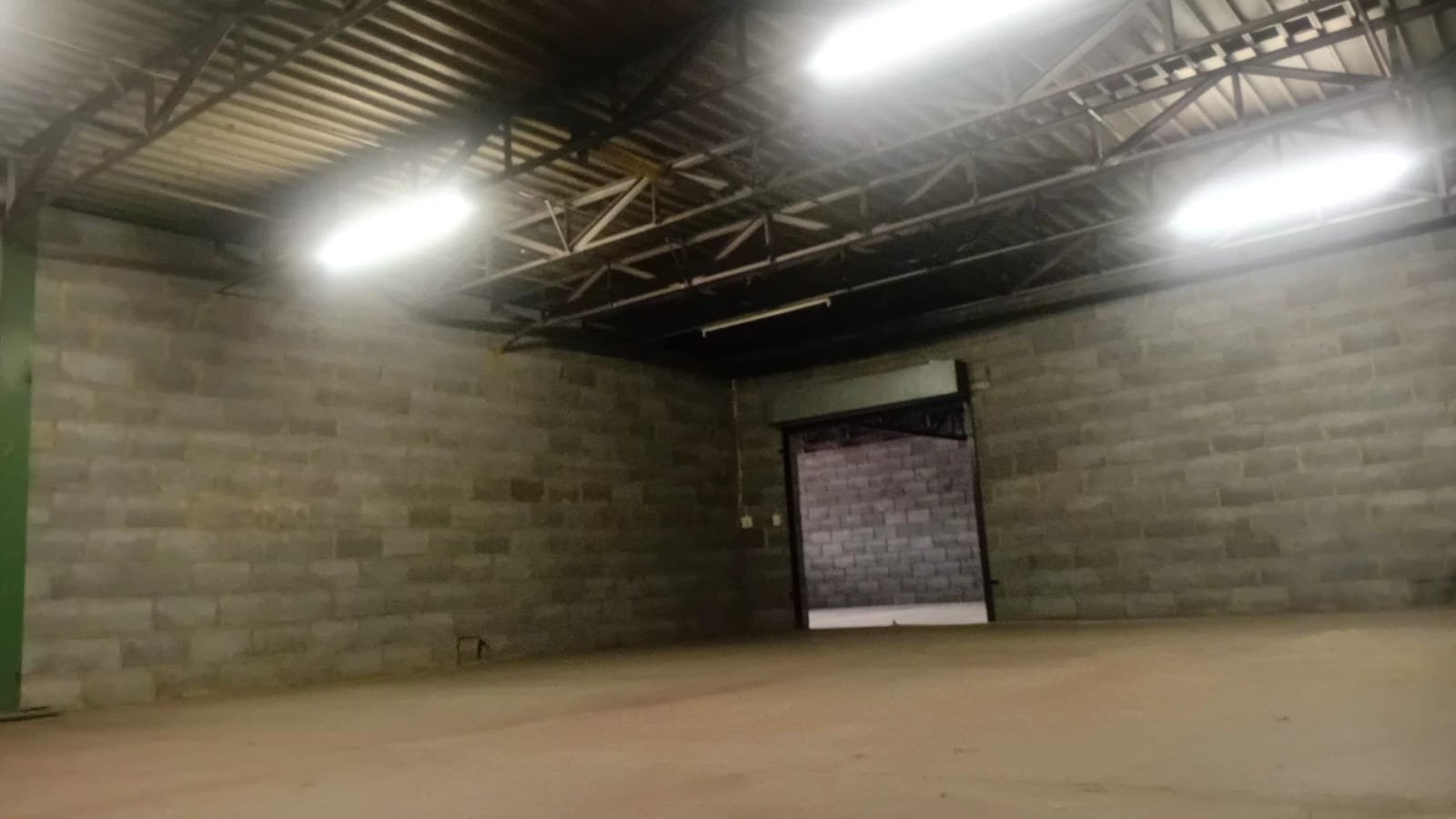 G24 – 140m² Secure Storage Space to Let