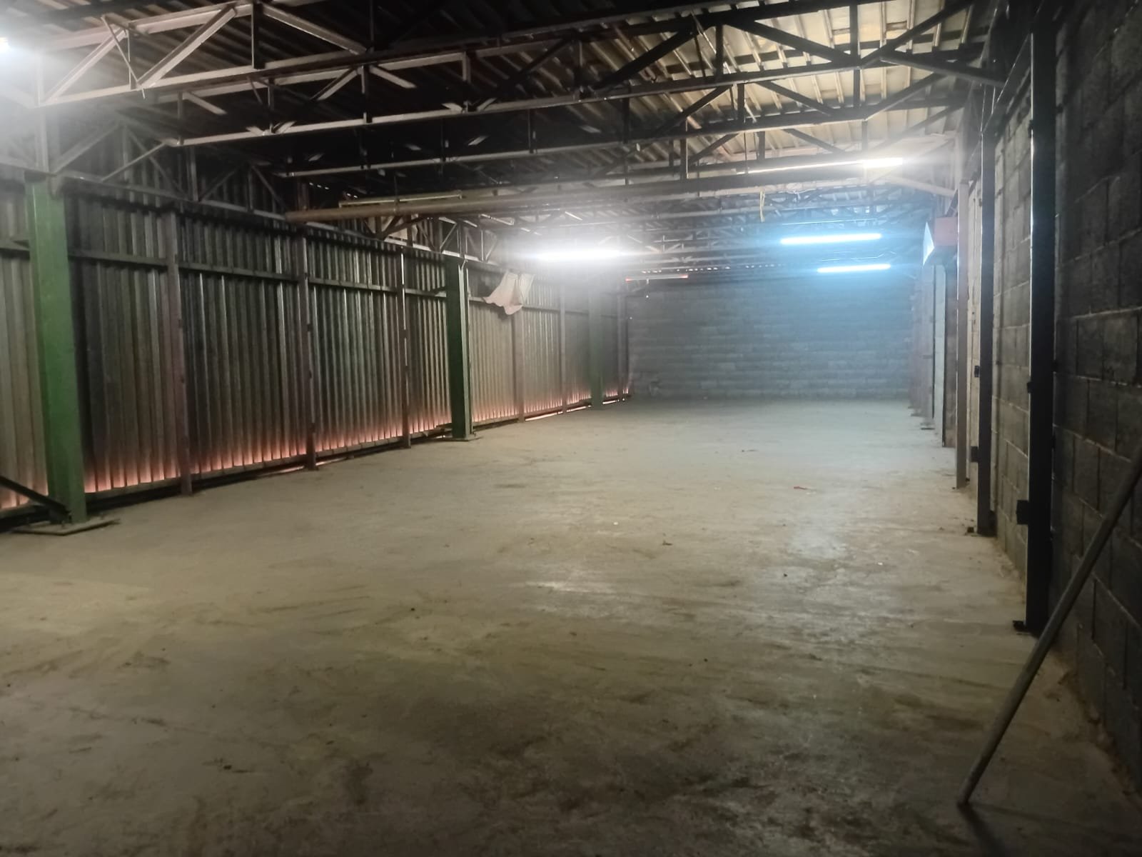 G10 – 200m² Secure Storage Space to Let