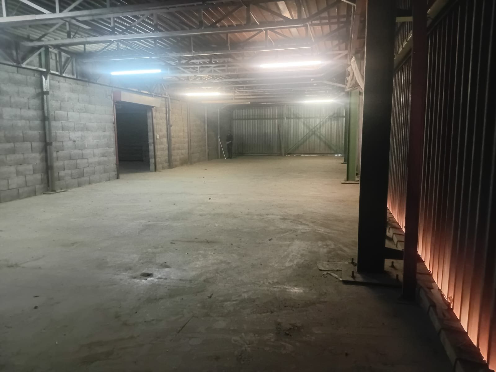 G10 – 200m² Secure Storage Space to Let image 6