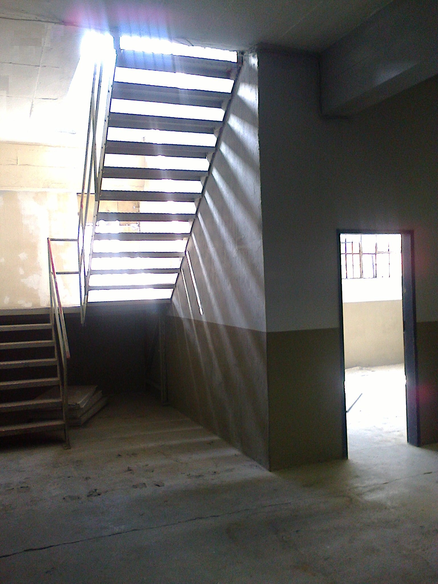 C13 – 652m² Factory, Warehouse, Storage Space to Let