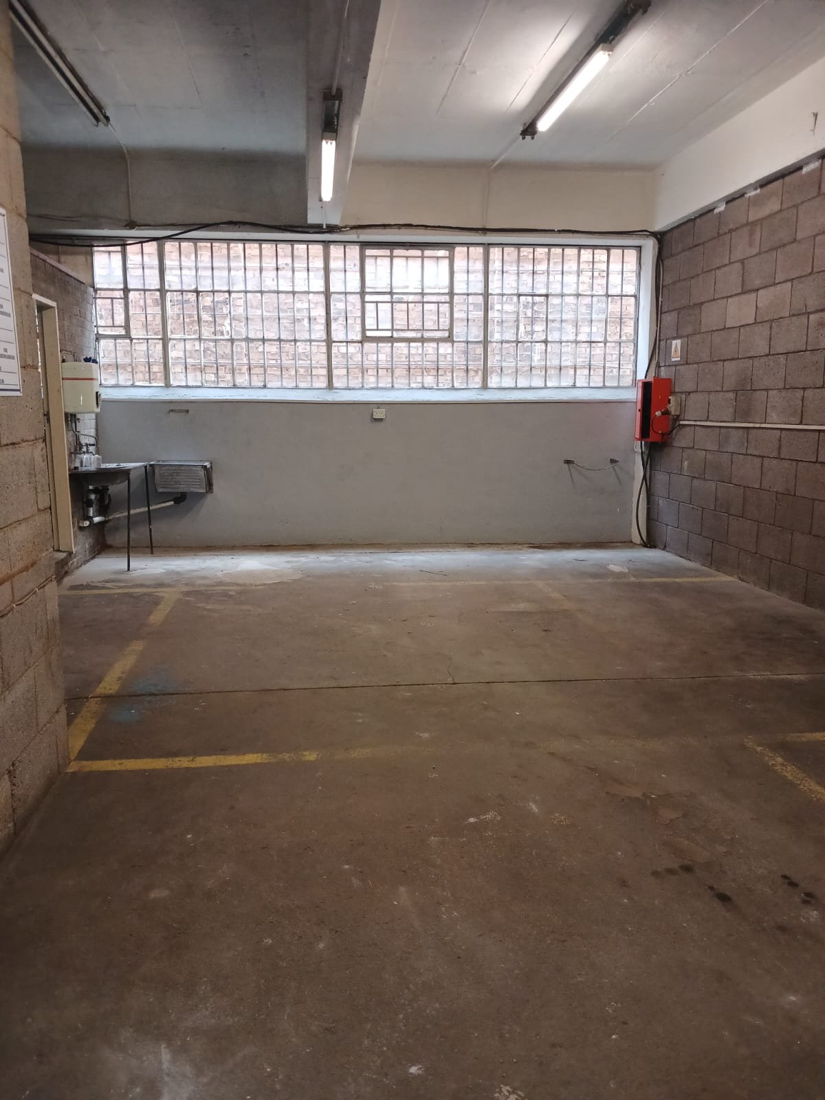 C8 – 67m² - Factory, Warehouse, Distribution Space to Let