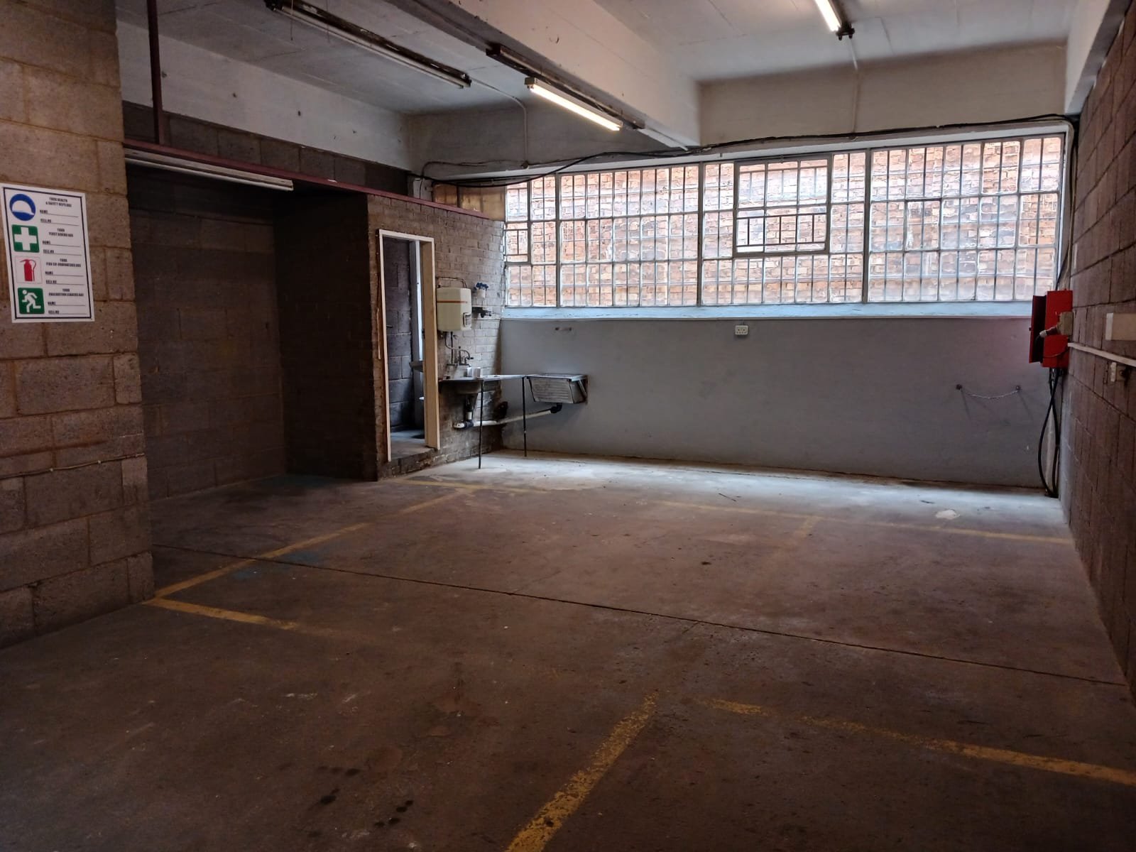 C8 – 67m² - Factory, Warehouse, Distribution Space to Let