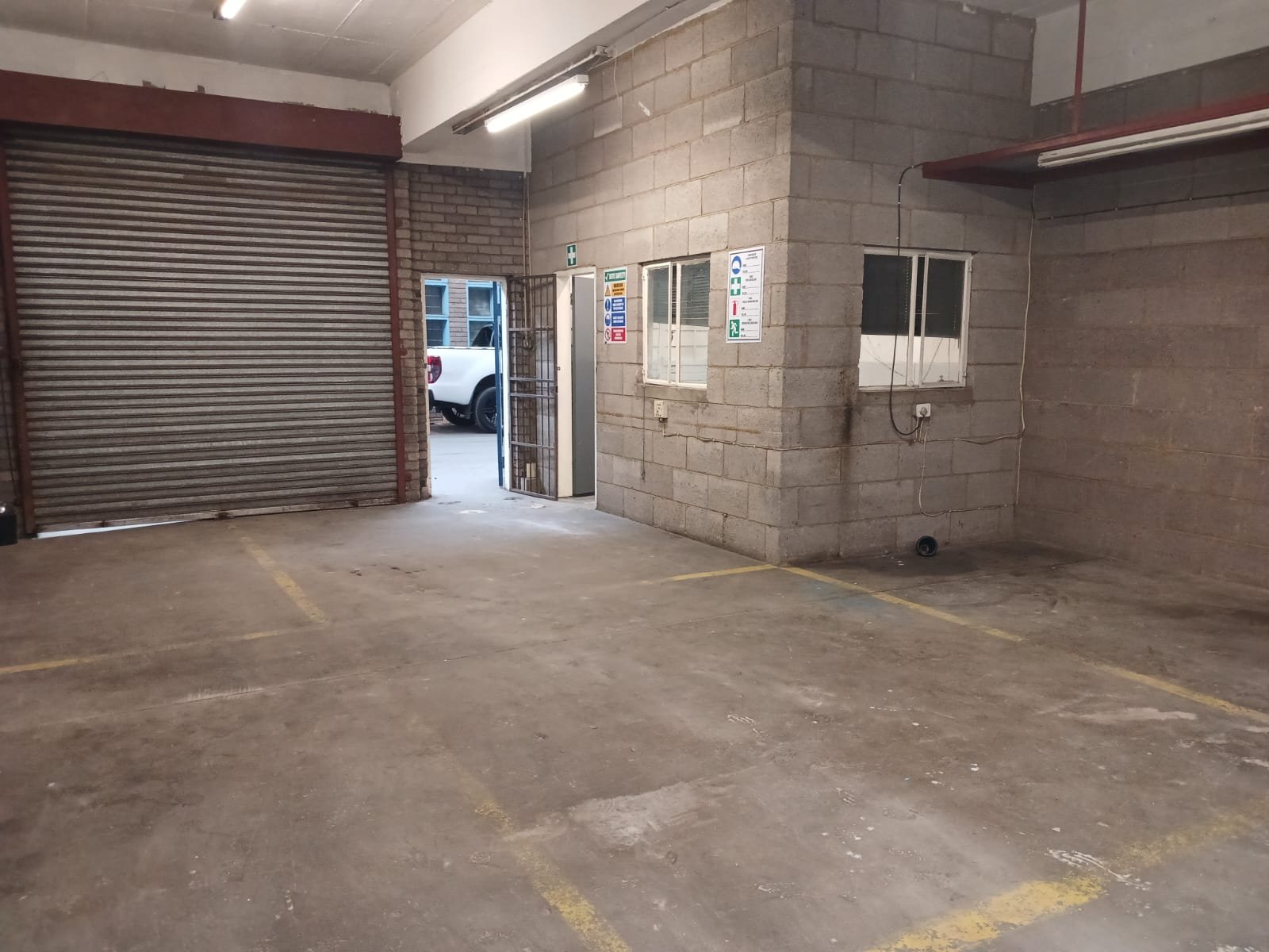 C8 – 67m² - Factory, Warehouse, Distribution Space to Let image 7
