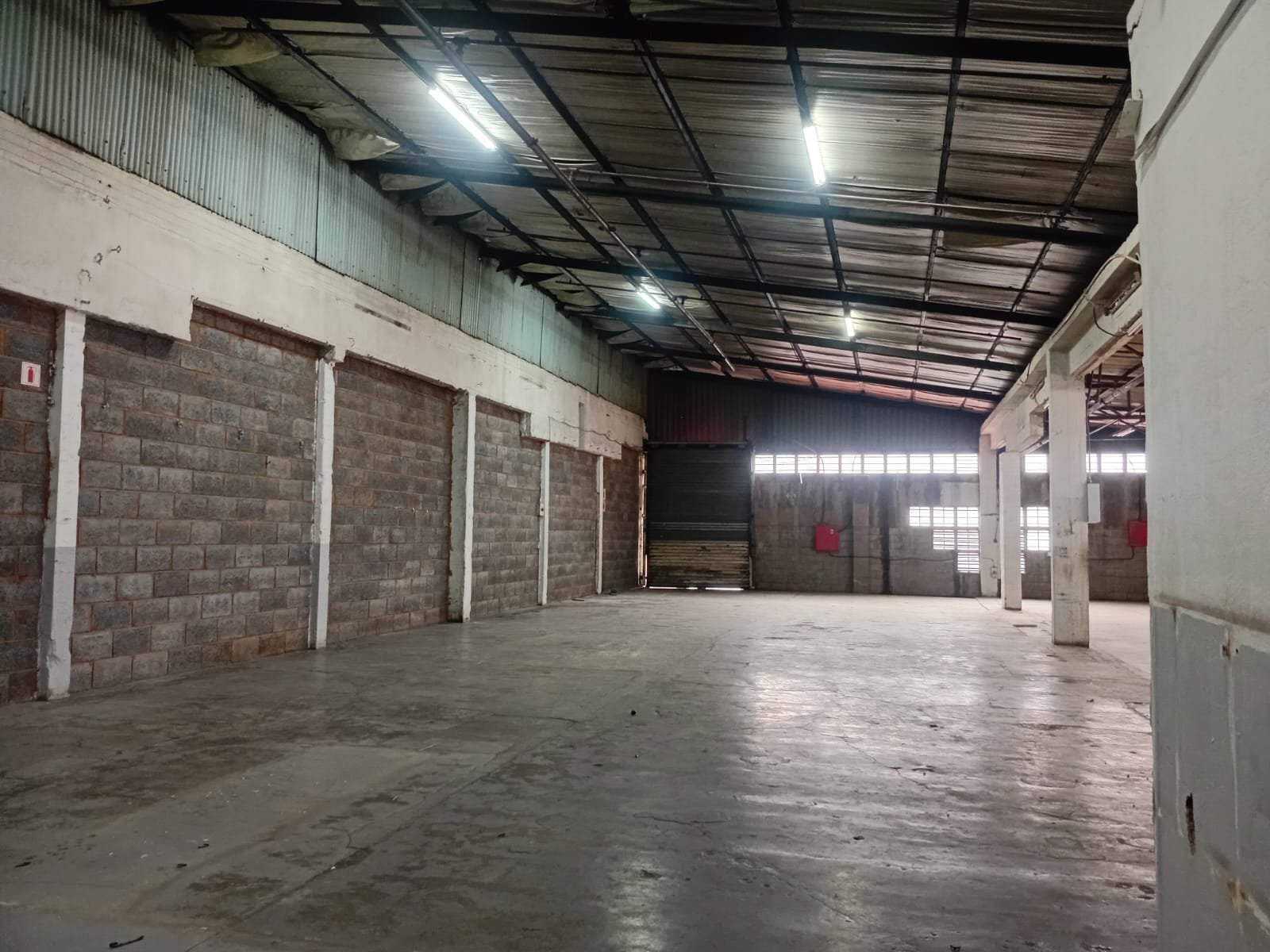 B8-1 – 435m² Secure Factory, Warehouse, Workshop Space to Let