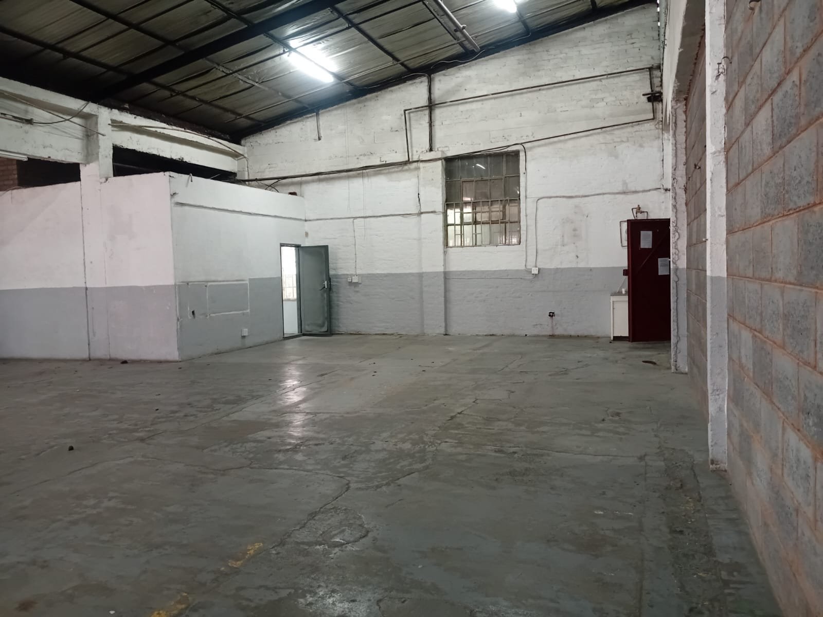 B8-1 – 435m² Secure Factory, Warehouse, Workshop Space to Let