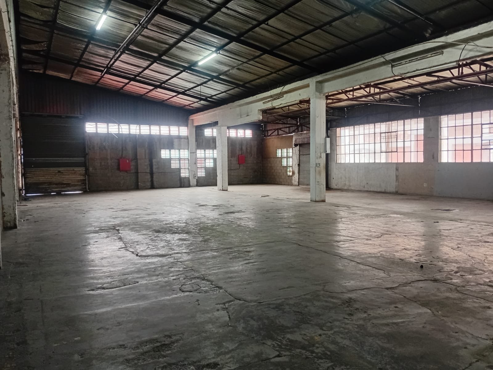 B8-1 – 435m² Secure Factory, Warehouse, Workshop Space to Let