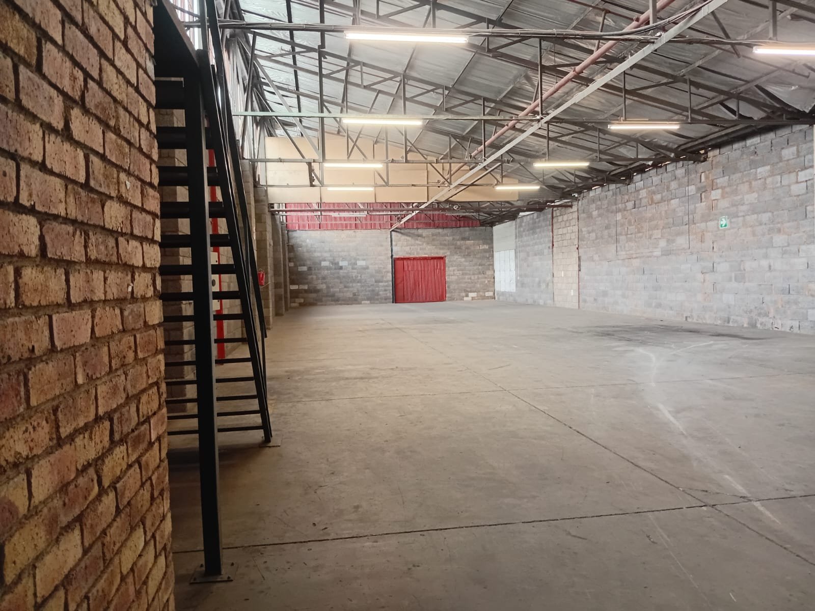 B7-2 – 444m² Factory Warehouse Distribution Space to Let