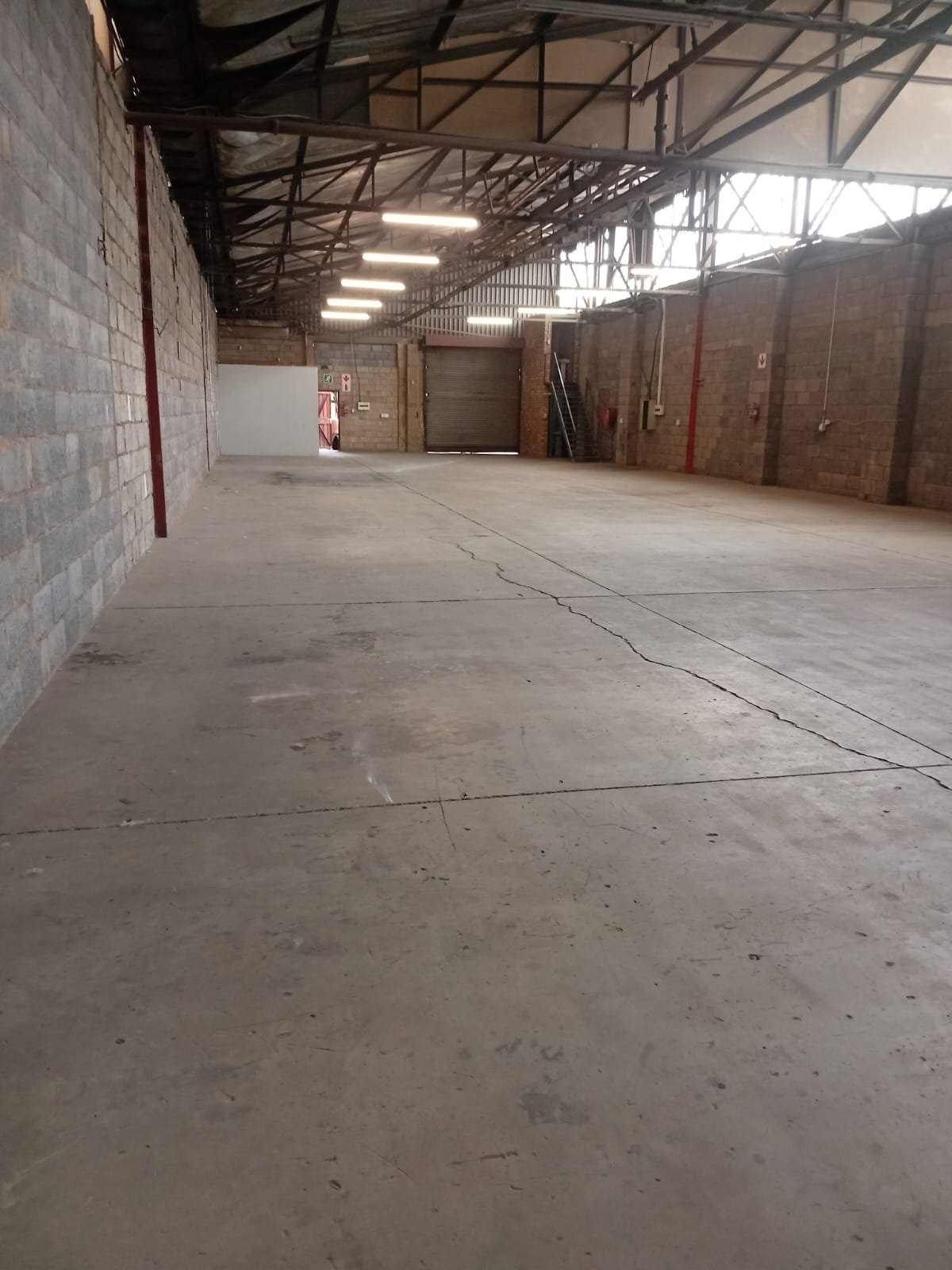 B7-2 – 444m² Factory Warehouse Distribution Space to Let image 7